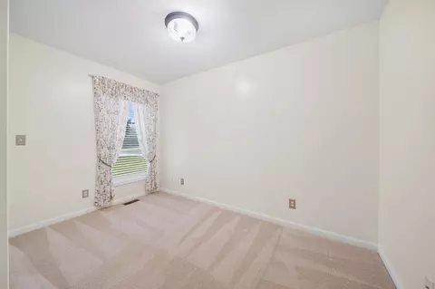 Bedroom - 1239 Breezy Ln, Jackson, MI 49201 photo 2 of 6