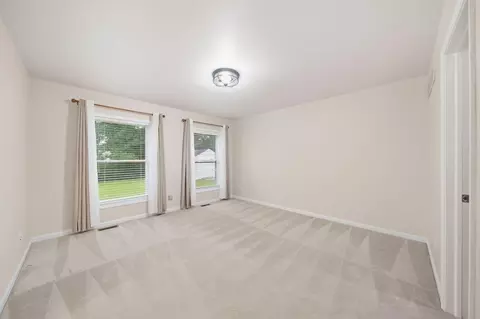 Bedroom - 1239 Breezy Ln, Jackson, MI 49201 photo 5 of 6