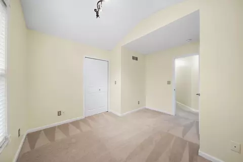 Bedroom - 1239 Breezy Ln, Jackson, MI 49201 photo 1 of 6