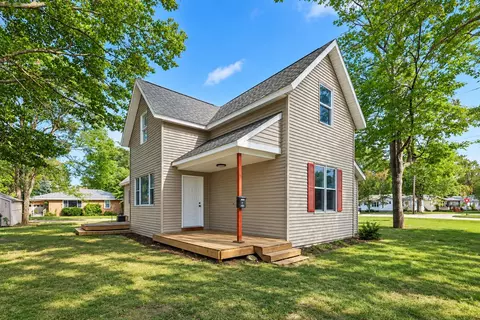 2184 Mann St, Muskegon, MI 49441