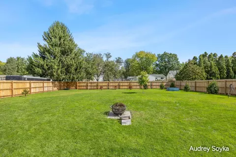 237 Roberta Jayne Dr SE, Lowell, MI 49331 photo 30