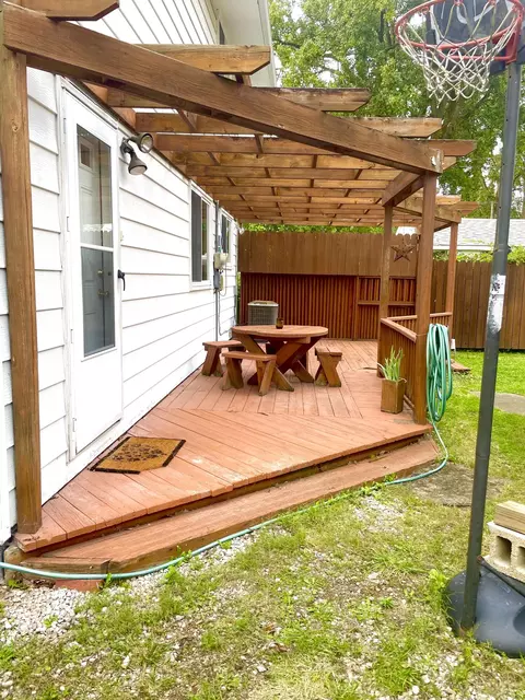 Exterior - 21850 Cunningham Ave, Warren, MI 48091 photo 2 of 4