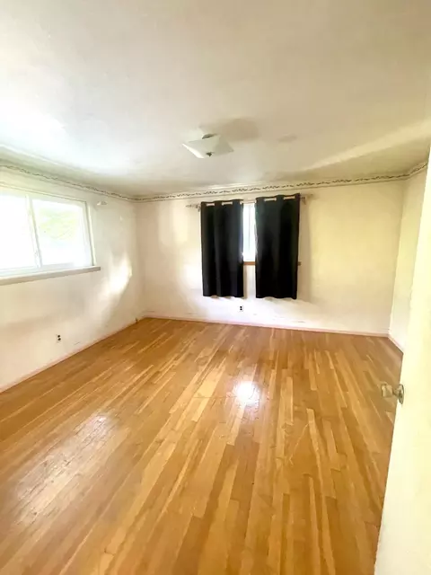 Bedroom - 21850 Cunningham Ave, Warren, MI 48091 photo 3 of 4