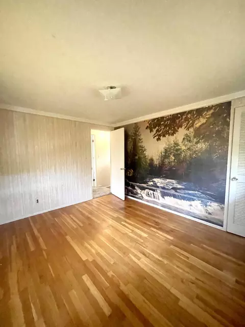 Bedroom - 21850 Cunningham Ave, Warren, MI 48091 photo 4 of 4