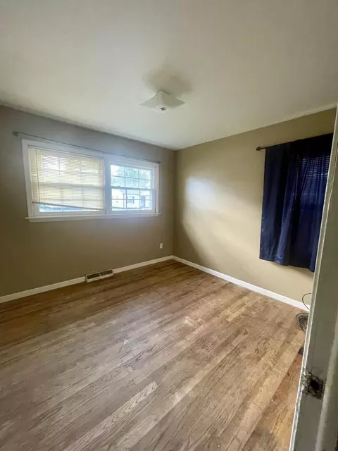 Bedroom - 21850 Cunningham Ave, Warren, MI 48091 photo 1 of 4