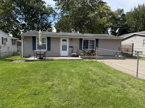 819 S Prospect Ct, Watervliet, MI 49098