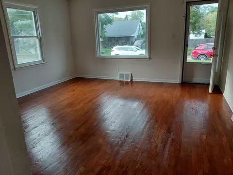 Living - 2952 Nathan Ave, Flint, MI 48506 photo 1 of 2