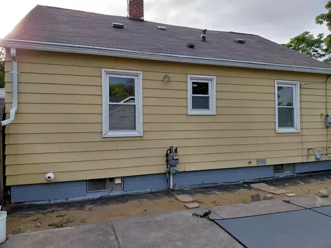 Exterior - 2952 Nathan Ave, Flint, MI 48506 photo 5 of 9