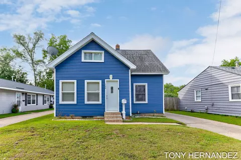 128 Burt St SE, Wyoming, MI 49548