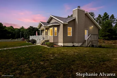 8616 S 72nd Ave, Montague, MI 49437