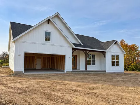 7376 Blackbrook Dr, Zeeland, MI 49464