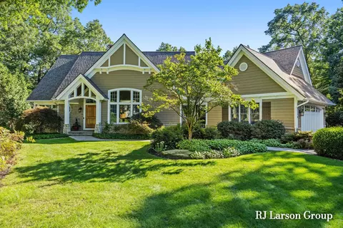 4350 S Oak Pointe Ct NE, Grand Rapids, MI 49525