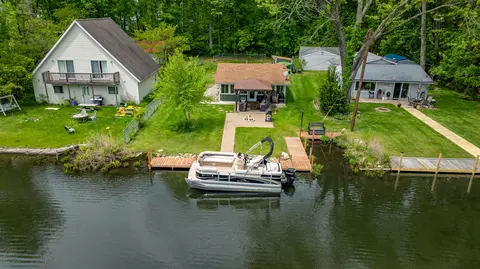 12079 Nevas Ln, Shelbyville, MI 49344