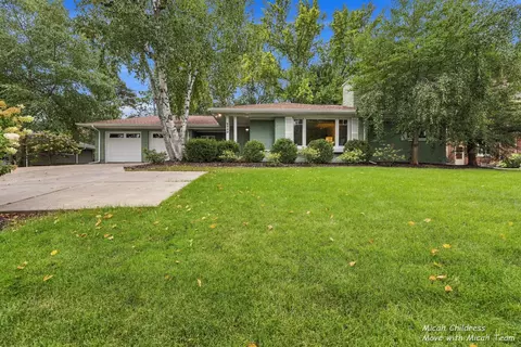 2730 Robinson Rd SE, Grand Rapids, MI 49506