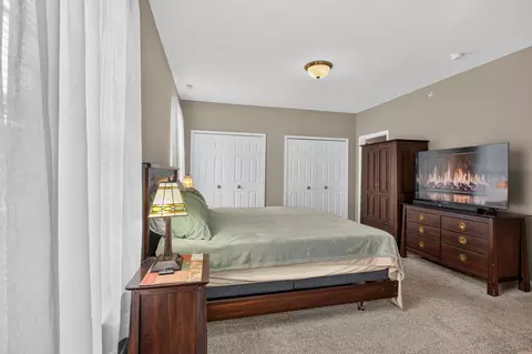 Bedroom - 1967 Coventry Cir, Jackson, MI 49201 photo 4 of 6