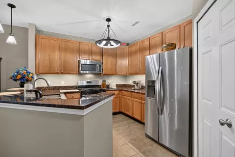 Kitchen - 1967 Coventry Cir, Jackson, MI 49201 photo 2 of 7