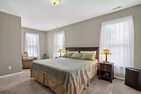 Bedroom - 1967 Coventry Cir, Jackson, MI 49201 photo 5 of 6