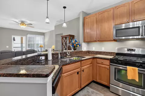 Kitchen - 1967 Coventry Cir, Jackson, MI 49201 photo 5 of 7
