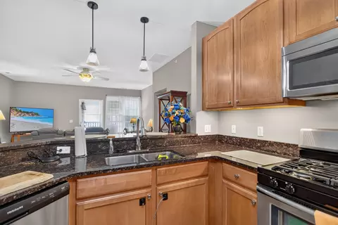 Kitchen - 1967 Coventry Cir, Jackson, MI 49201 photo 7 of 7
