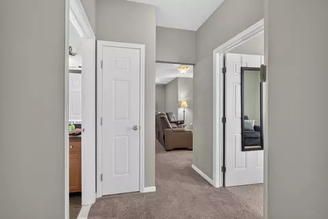 Entry Way - 1967 Coventry Cir, Jackson, MI 49201 photo 2 of 3