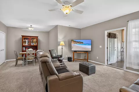 Living - 1967 Coventry Cir, Jackson, MI 49201 photo 3 of 5