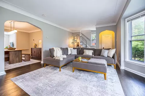 10565 Vernon Ave, Huntington Woods, MI 48070