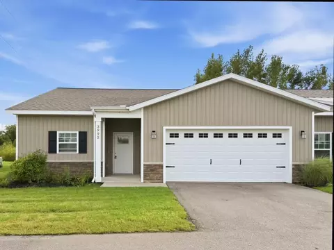 3992 Reserve Dr, Wyoming, MI 49418