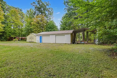 Exterior - 2207 Wolf Lake Dr, Baldwin, MI 49304 photo 4 of 5