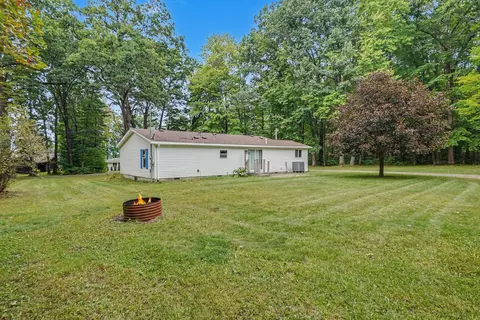 Exterior - 2207 Wolf Lake Dr, Baldwin, MI 49304 photo 3 of 5