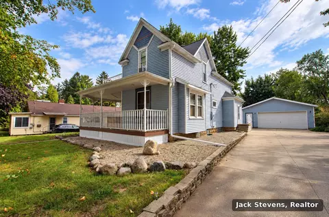 50 Madison St, Coopersville, MI 49404