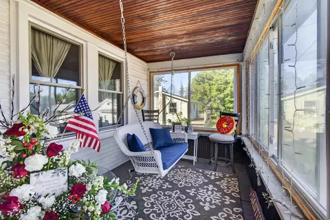 Exterior - 223 Pierce Ave, Jackson, MI 49203 photo 4 of 7