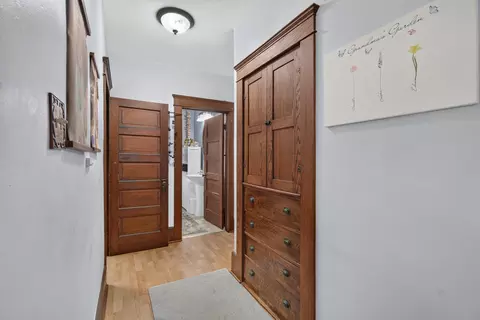 Entry Way - 223 Pierce Ave, Jackson, MI 49203 photo 4 of 4