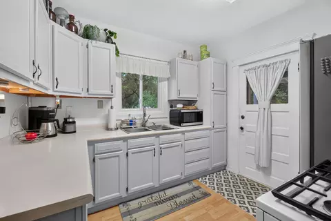 Kitchen - 223 Pierce Ave, Jackson, MI 49203 photo 1 of 3
