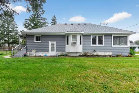Exterior - 223 Pierce Ave, Jackson, MI 49203 photo 2 of 7