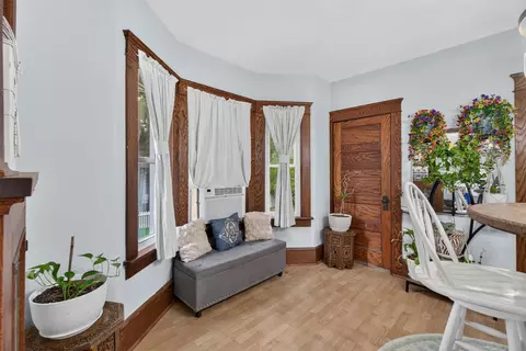 Entry Way - 223 Pierce Ave, Jackson, MI 49203 photo 2 of 4
