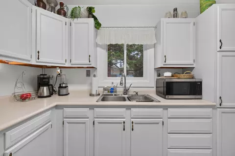 Kitchen - 223 Pierce Ave, Jackson, MI 49203 photo 2 of 3