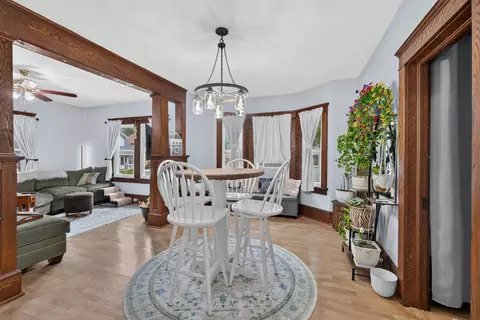 Dining - 223 Pierce Ave, Jackson, MI 49203 photo 1 of 2