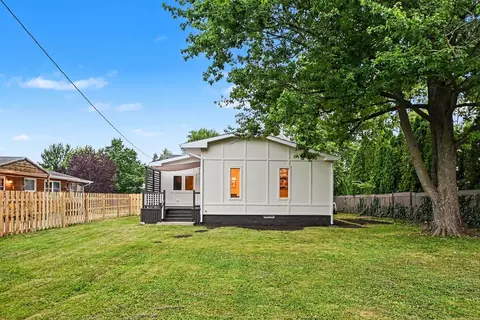 Exterior - 110 Sycamore St E, Three Oaks, MI 49128 photo 6 of 6