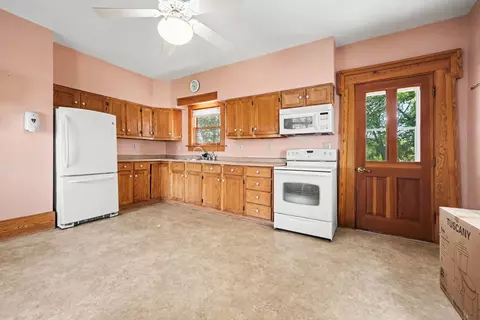 Kitchen - 201 E Main St, Ionia, MI 48846 photo 2 of 3