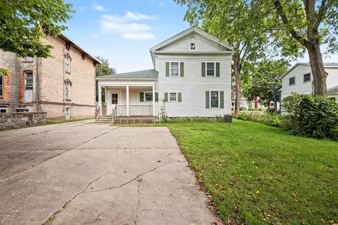 Exterior - 201 E Main St, Ionia, MI 48846 photo 4 of 6