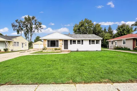 1133 32nd St SW, Wyoming, MI 49509