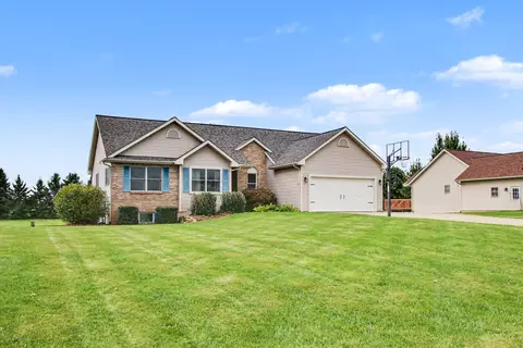 27357 Birmingham Ct, Paw Paw, MI 49079