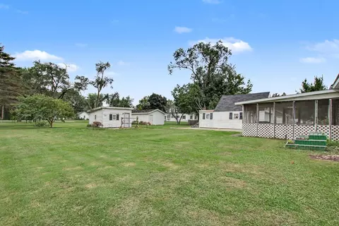 Exterior - 220 S Douglas St, Bronson, MI 49028 photo 5 of 5