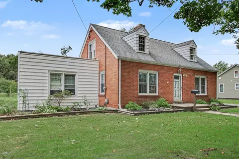 Exterior - 220 S Douglas St, Bronson, MI 49028 photo 2 of 5