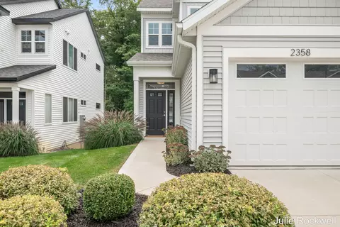 2358 Watertown Way, Grand Rapids, MI 49505