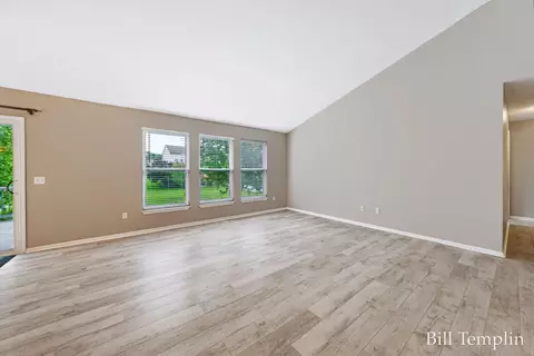 Living - 8524 Haystack Rd SE, Caledonia, MI 49316 photo 2 of 6