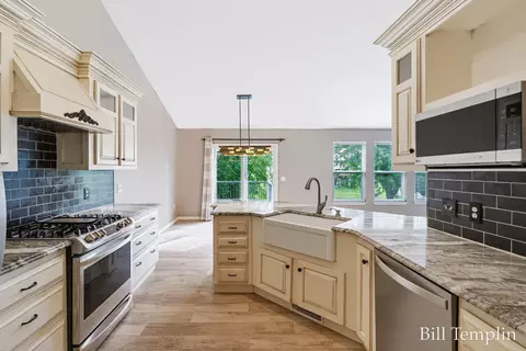 Kitchen - 8524 Haystack Rd SE, Caledonia, MI 49316 photo 4 of 5