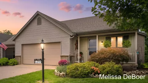 6349 Eastridge Ct, Hudsonville, MI 49426