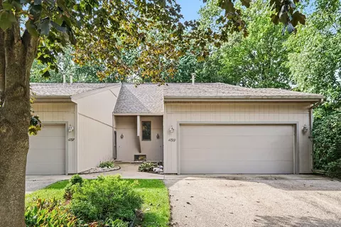4799 Rockvalley Dr NE, Grand Rapids, MI 49525