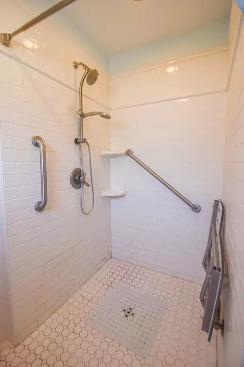 Bath - 159 N Hudson St, Coldwater, MI 49036 photo 3 of 3